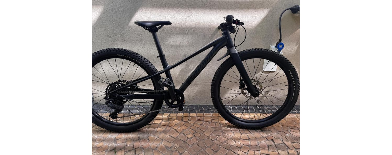 Specialized Riprock 24 2022年モデル ブラック BICICLETA SPECIALIZED