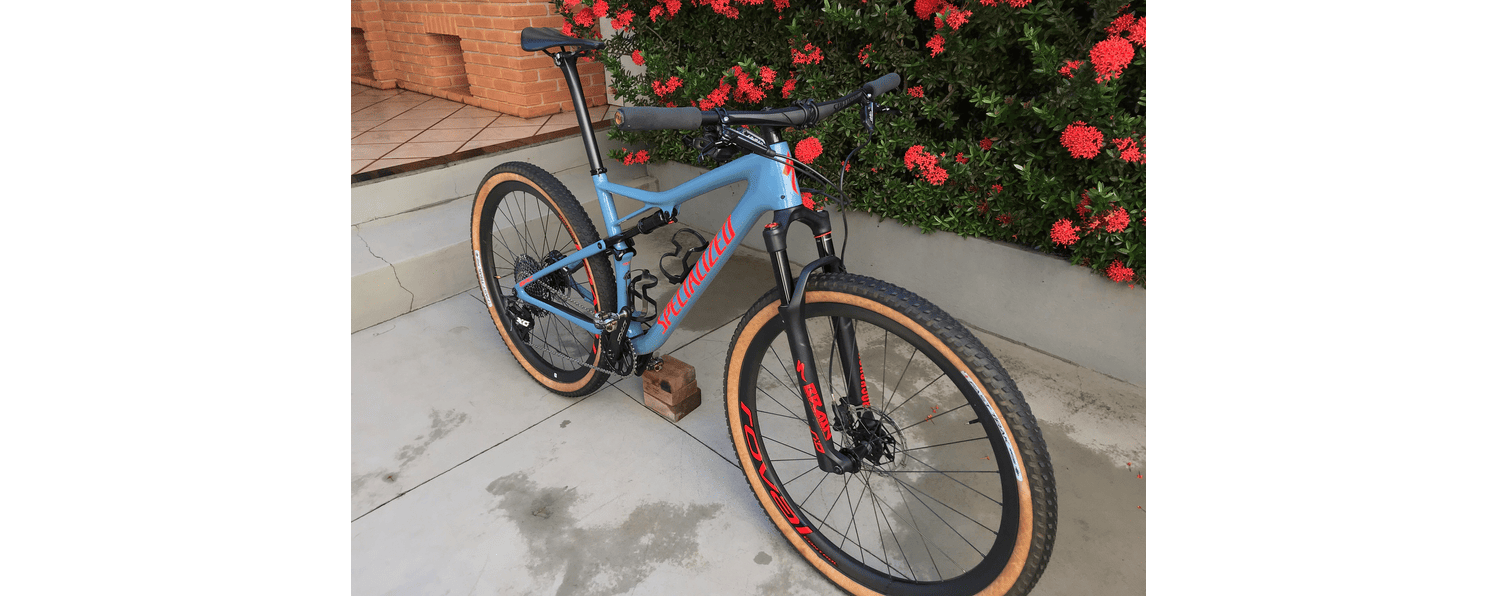2019 specialized specialized men's epic expert