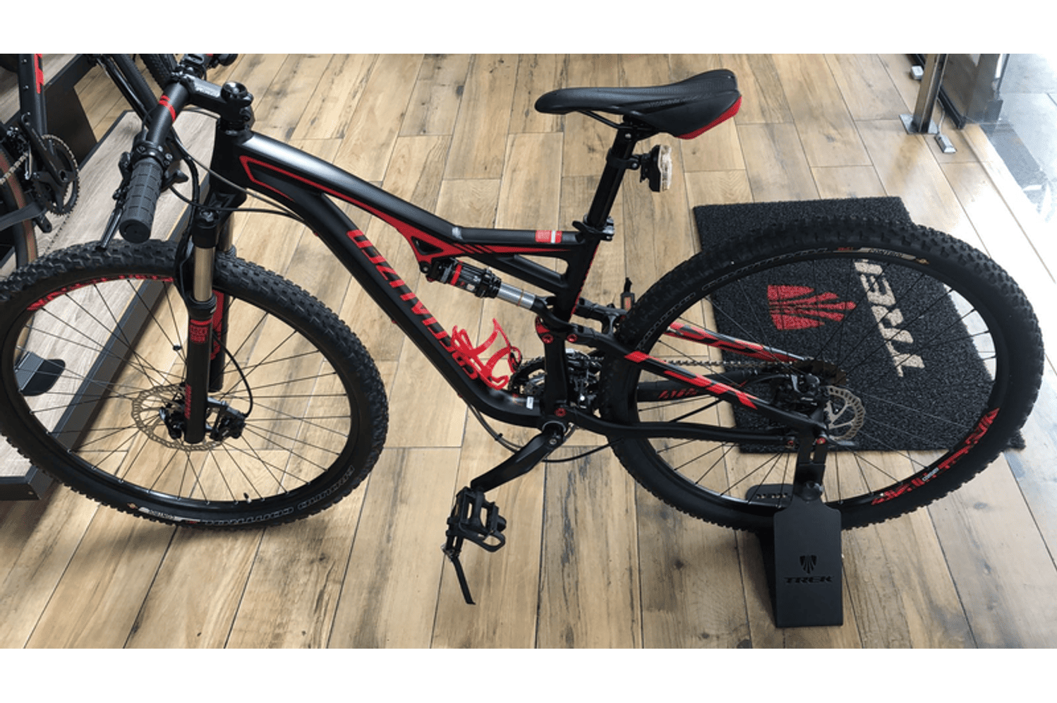 Semexe - Specialized Camber FSR 29 Preto / vermelho 2013