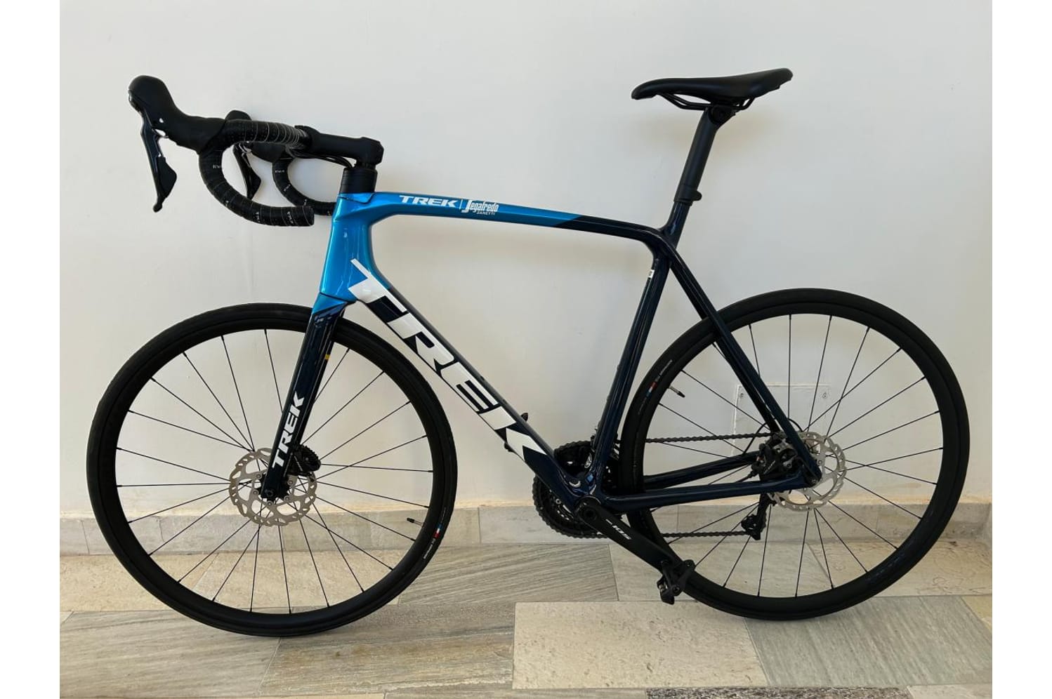 jun　TREK 「トレック」 EMONDA SL5 DISC2022 TREK 「トレック」 EMONDA SL 5 DISC 2022年モデル ロードバイク