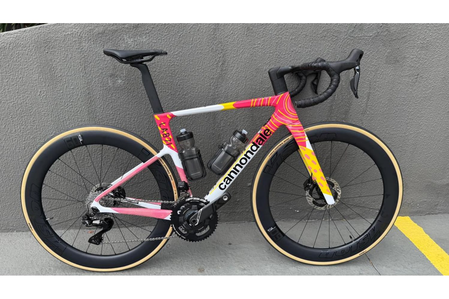 Cannondale　supersix Cannondale transforma a SuperSix EVO em elétrica e com peso de