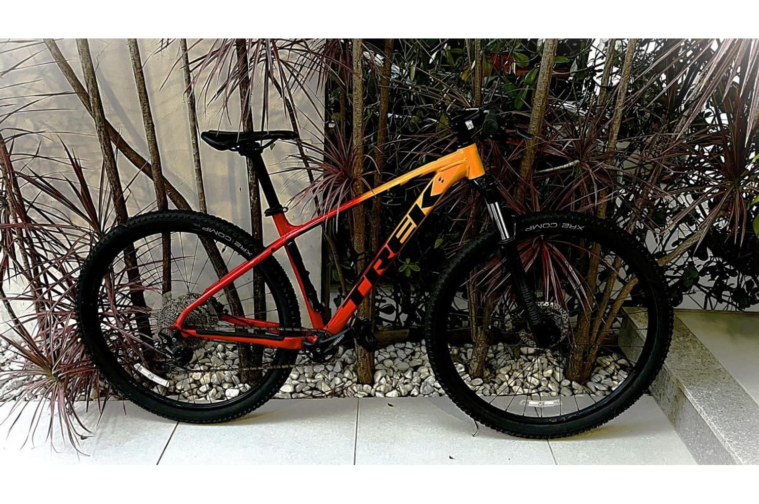 Trek marlin7　 マーリン7 Bicicleta Trek Marlin 7 2023 - Verde/ Azul Escuro / Vermelha