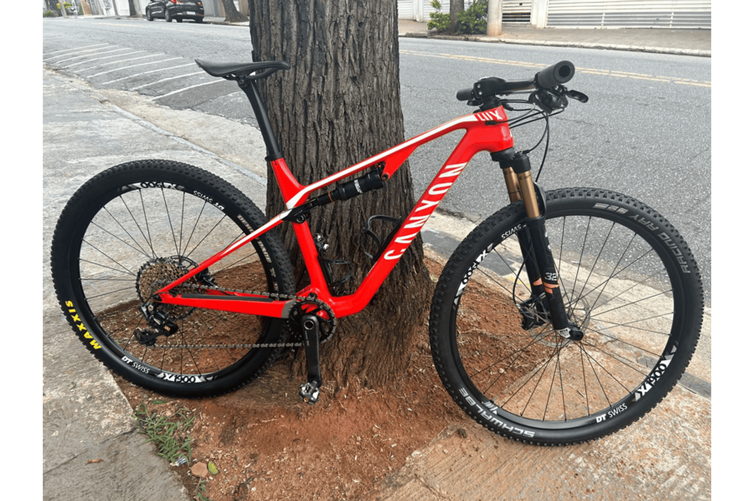 Canyon Lux CF カーボンMTB フルサス FOX Kashima Semexe - Canyon Lux CF SL 2021