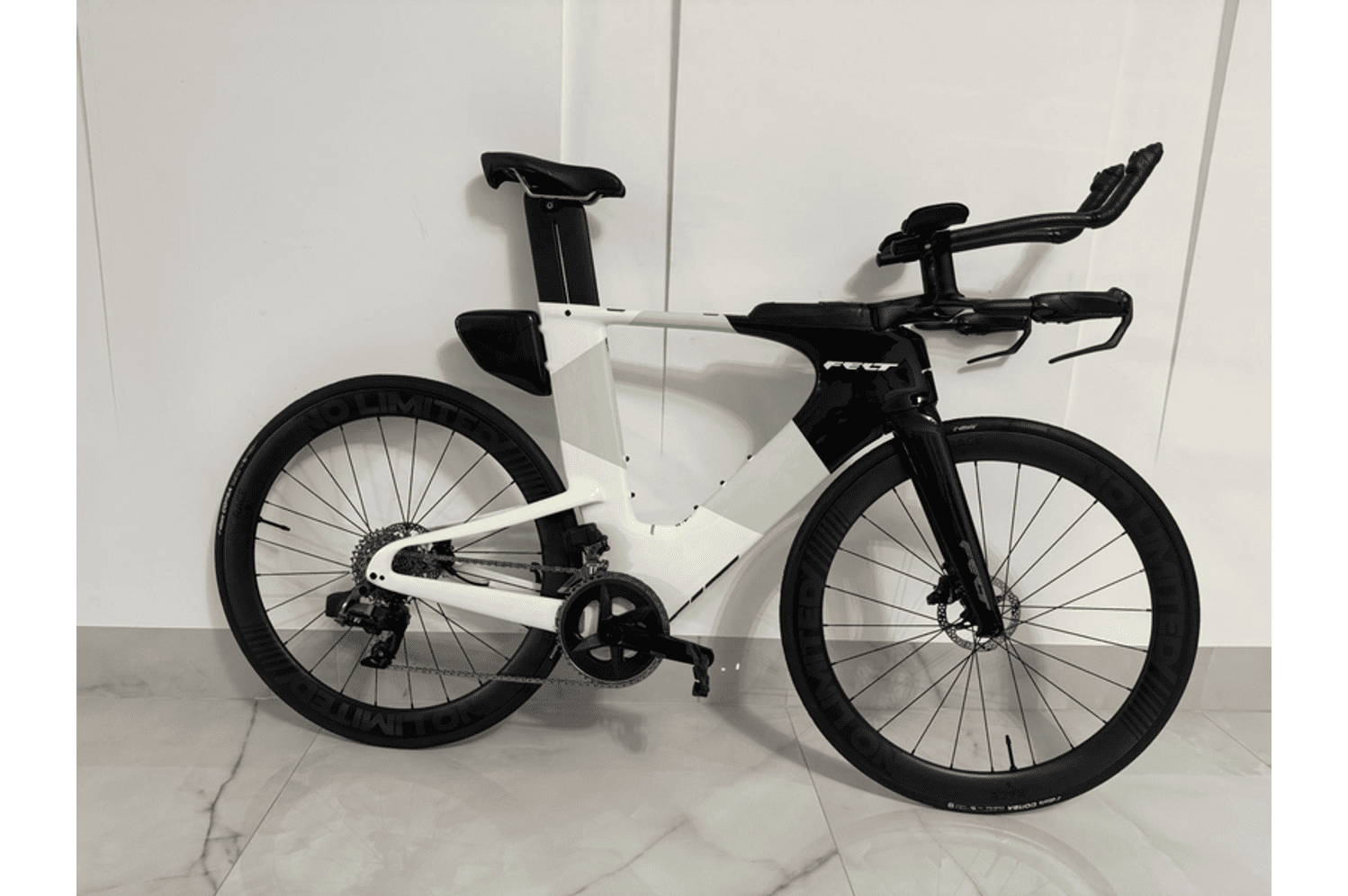 Semexe - Felt Felt IAX 2025