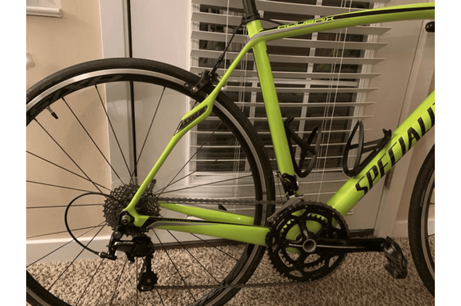 Semexe - Specialized Roubaix SL4 Sport 2015