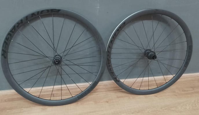 Semexe - Roda traseira Zipp 303