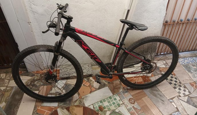 Semexe - Pinarello GAN K DISK 2018 TAMANHO : 44