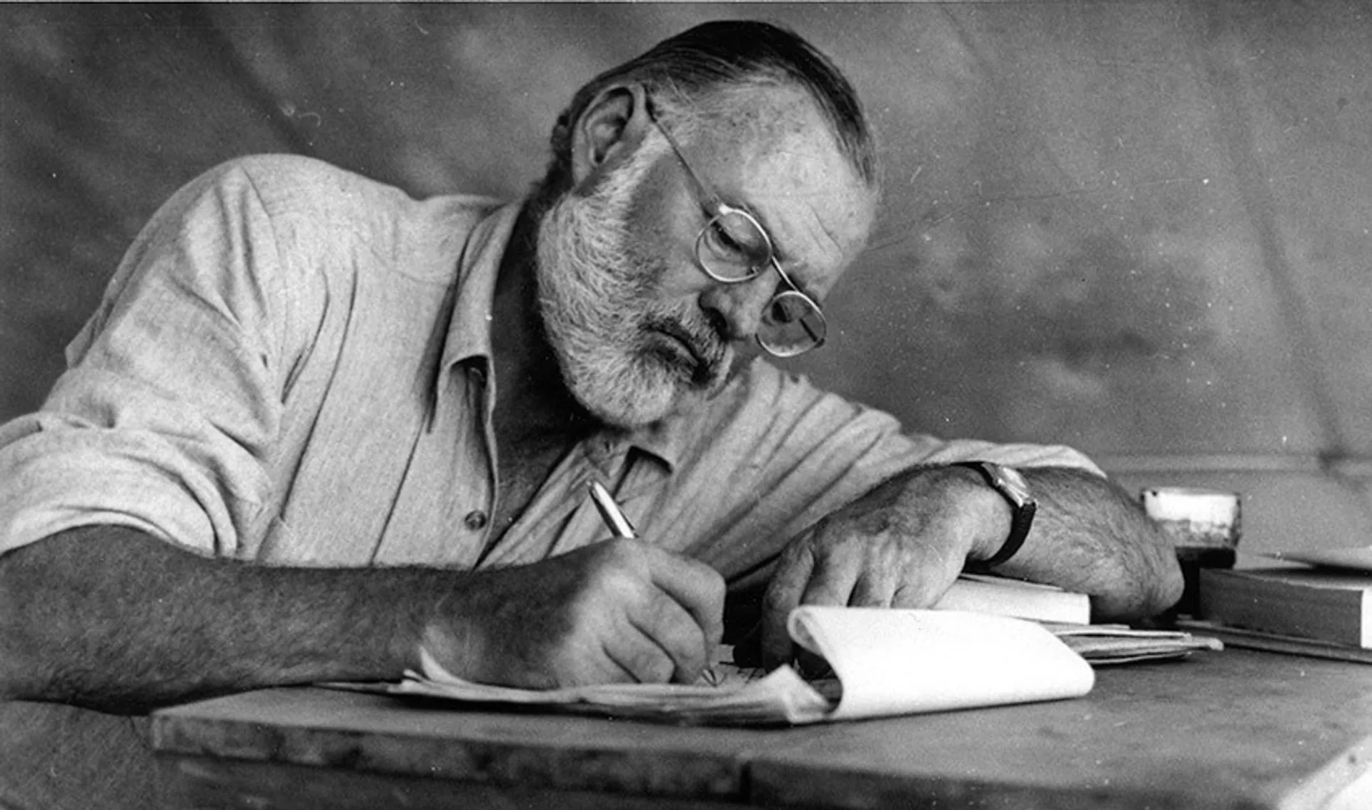 Про любов, війну й сенс життя: з чого починати знайомство з творчістю Ернеста Гемінґвея