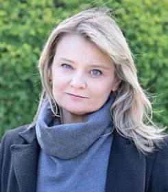 Олена Стяжкіна