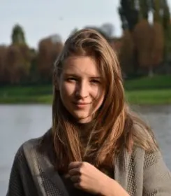 Альона Олійник