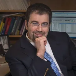 Дарон Аджемоґлу