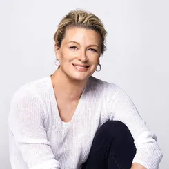 Крістін Генна