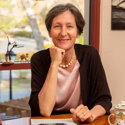 Анна Лембке