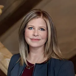 Дебора Макнамара