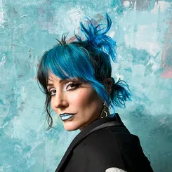 Роксанна Емері