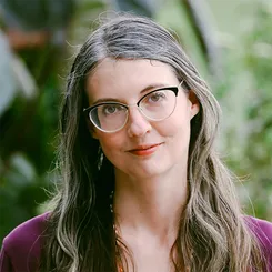 Лора Новлін