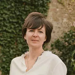 Олівія Ленґ