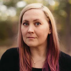 Ребекка Яррос