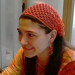 Нора Сакавіч