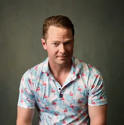 Роберт Джексон Беннетт