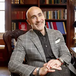 Артур К. Брукс