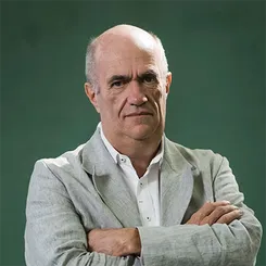 Колм Тойбін