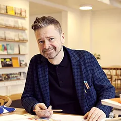 Девід Сім