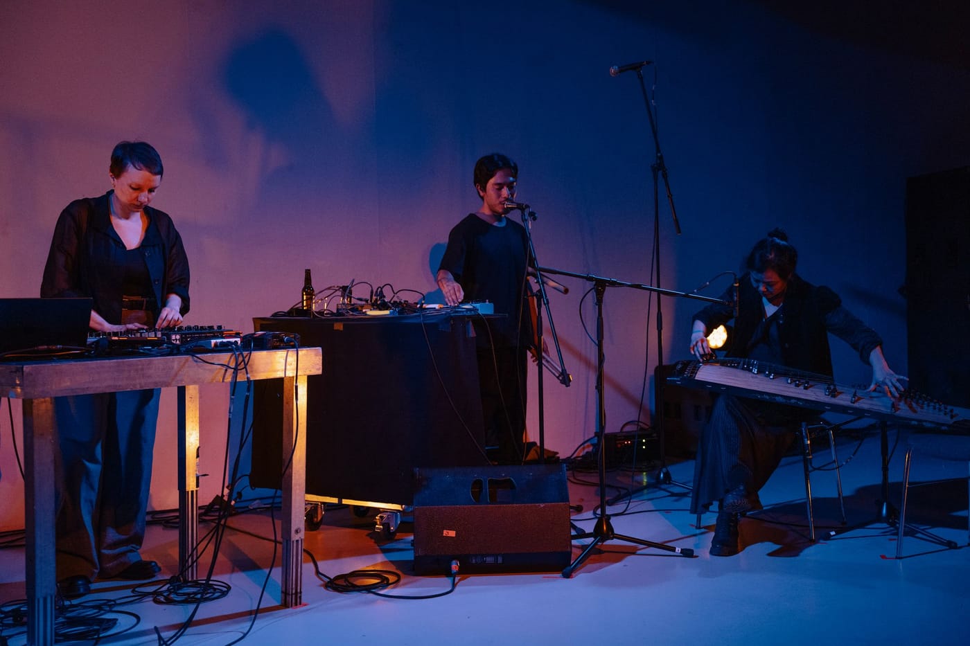 Magda Drozd, Rai Tateishi & Nguyễn Thanh Thủy «Late Night» @ Kunstraum Walcheturm © Michelle Ettlin