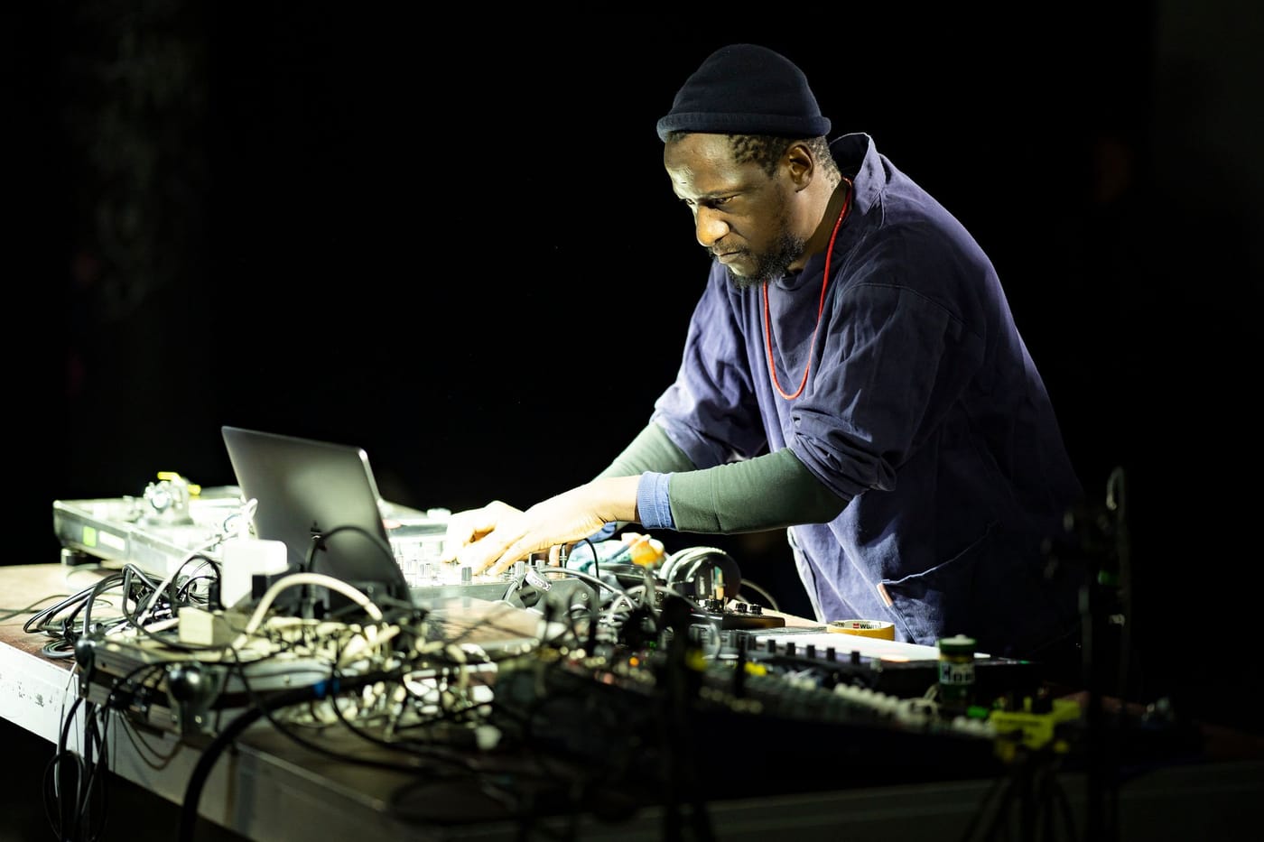 Robert Maquiri «A Third Hour Ear Worm» @ Rote Fabrik © Kira Kynd