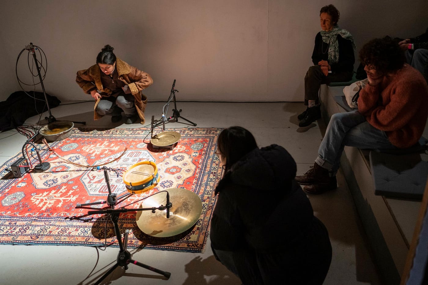 Installation «Vibrant Pools» © Kira Kynd