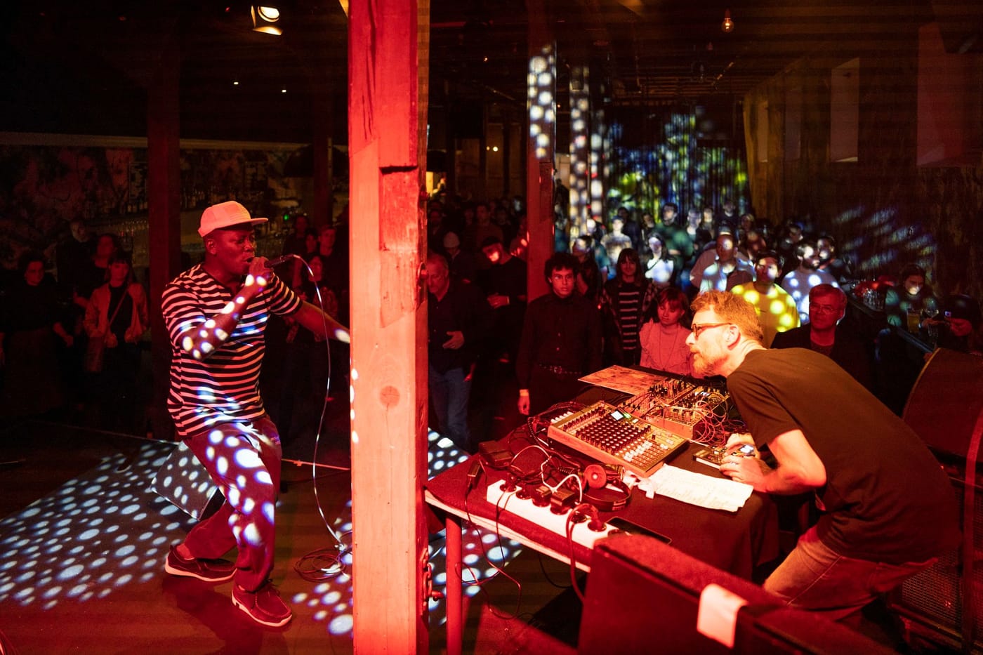 Yao Bobby & Simon Grab @ Gessnerallee © Kira Kynd