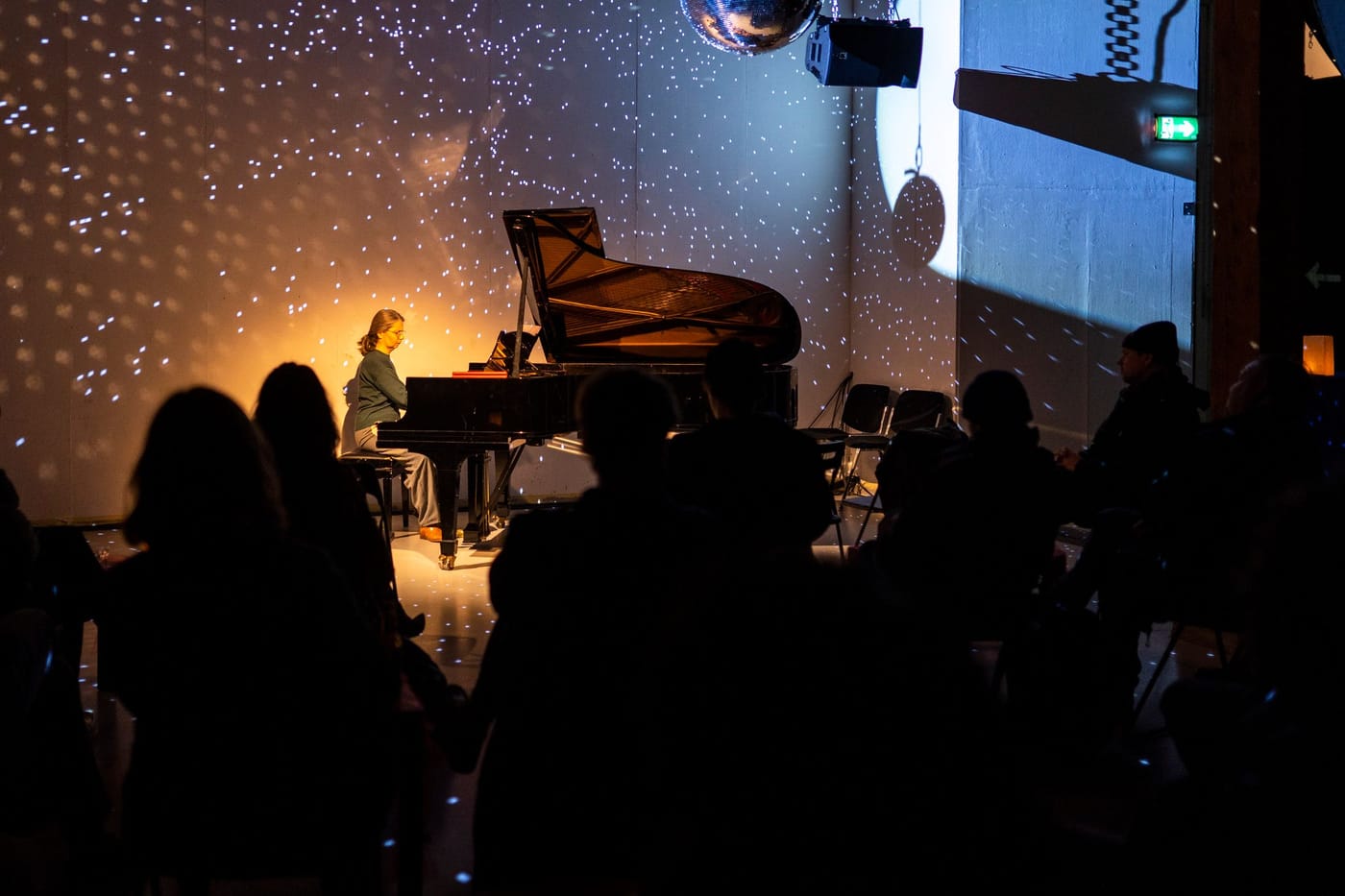 Tamriko Kordzaia, Piano Bar @ Kunstraum Walcheturm © Kira Kynd