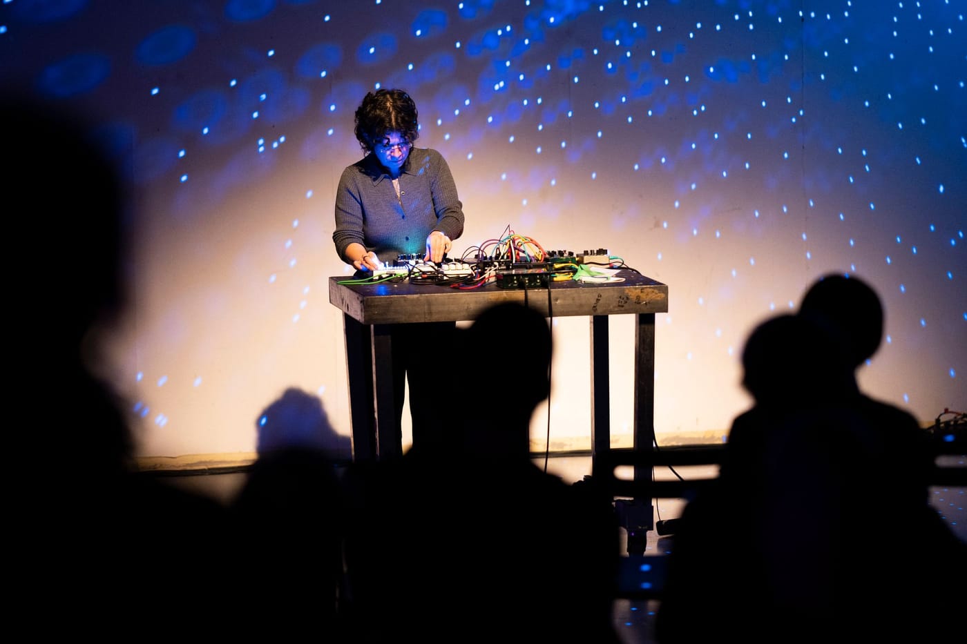 Caterina De Nicola, Live from the Listening Lounge @ Kunstraunm Walcheturm © Kira Kynd