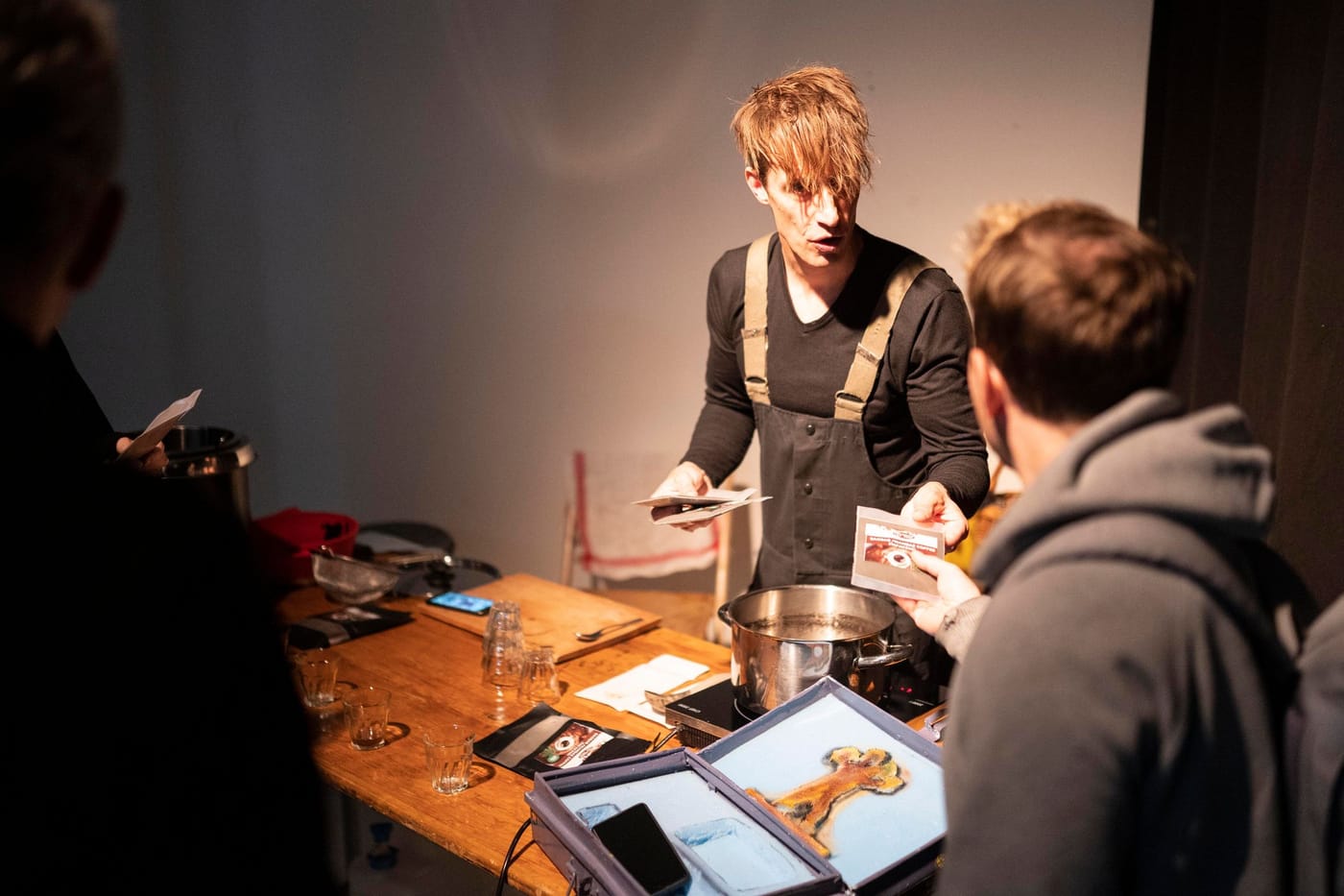 Dani Ploeger, From the Tree @ Gessnerallee © Kira Kynd