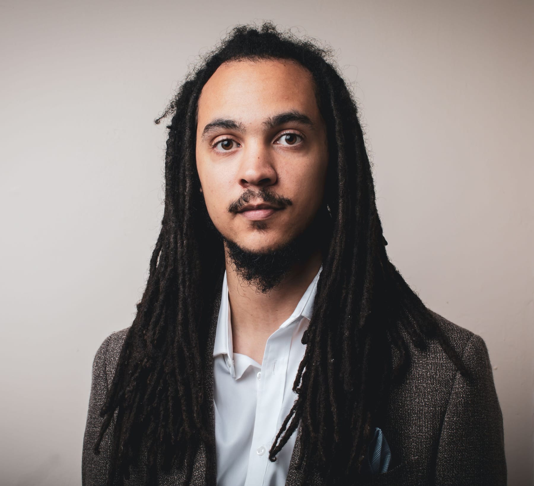 4 Jessie Cox c Adrien H Tillmann