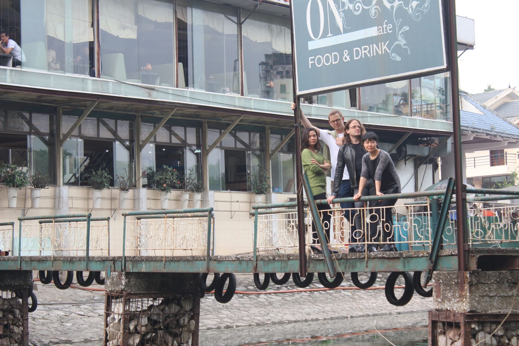 The Six Tones Signal in Noise cover