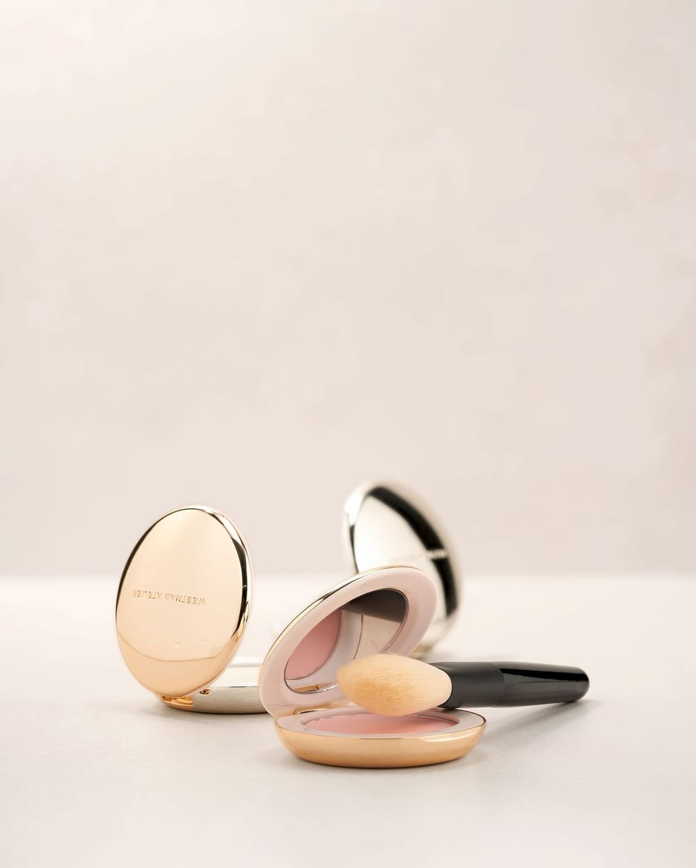 WESTMAN ATELIER 1 5 Pressed Skincare Powder SH2301