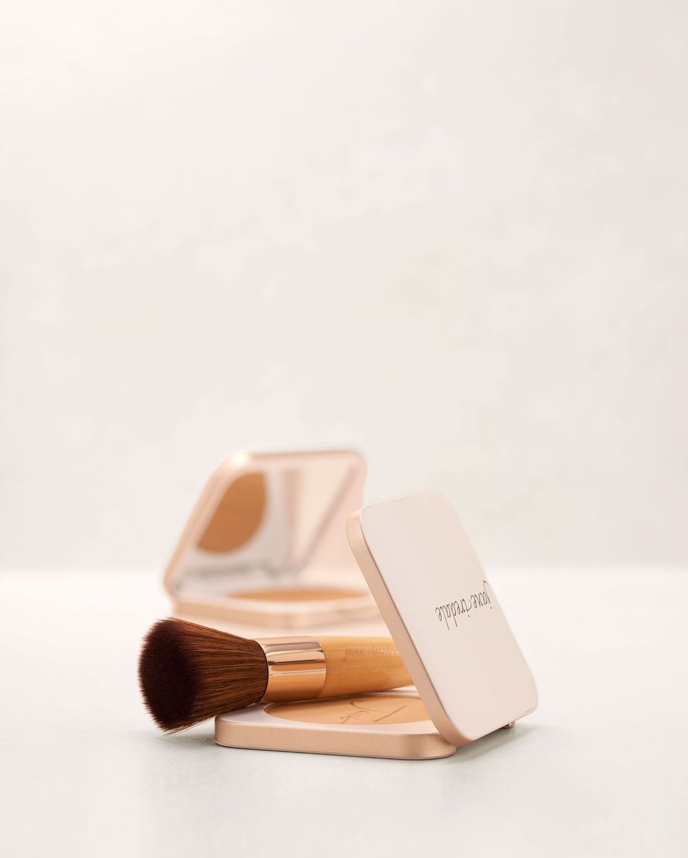 JANE IREDALE 1 1 Pure Mineral Make Up SH2301