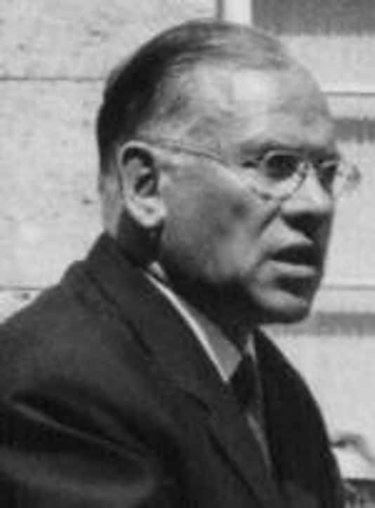 Dr. Eugen Gerstenmaier am 20. Juli 1964 anlässlich seiner Gedenkrede im Ehrenhof des Bendlerblocks in der Stauffenbergstraße, Berlin Quelle: GDW Dr. Eugen Gerstenmaier