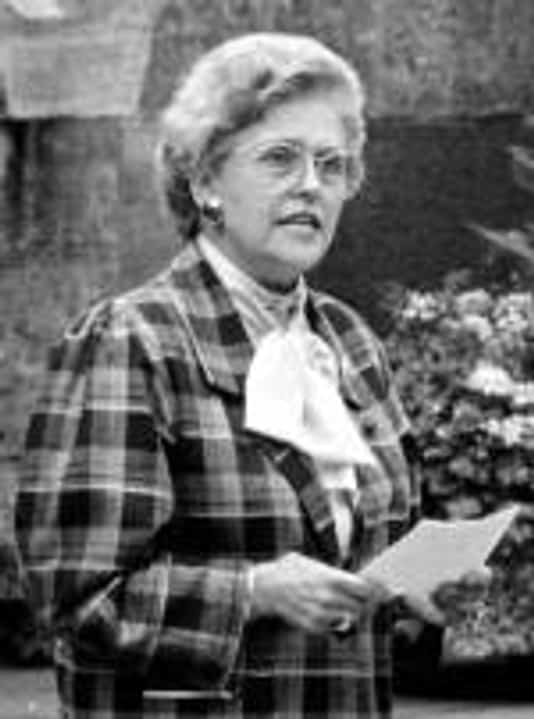 Dr. Hanna-Renate Laurien am 20. Juli 1986 anlässlich ihrer Ansprache in der Gedenkstätte Plötzensee, Berlin Quelle: Landesarchiv Berlin/Ludwig Ehlers Dr. Hanna-Renate Laurien