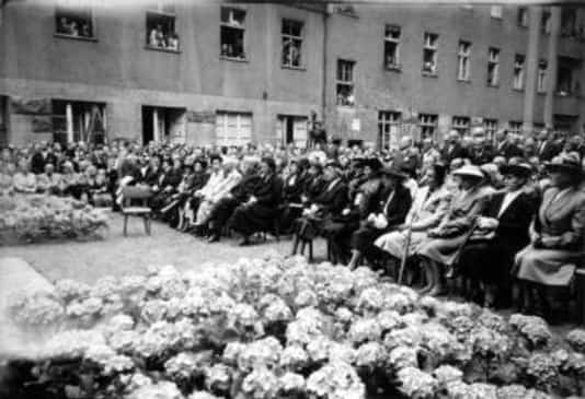 Gedenkfeier, Ehrenhof des Bendlerblocks in der Bendlerstraße, Berlin, 20.07.1952