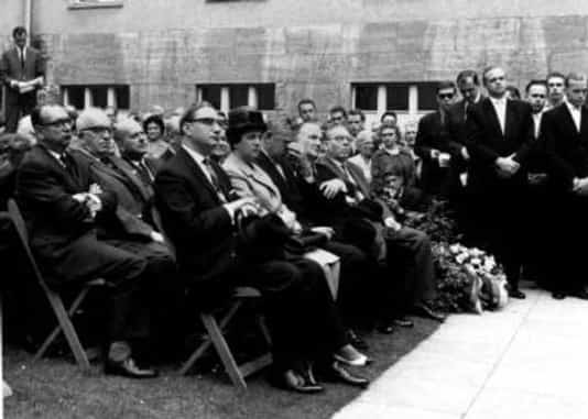 Gedenkfeier, Ehrenhof des Bendlerblocks in der Stauffenbergstraße, Berlin, 20.07.1962