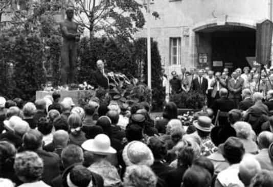 Gedenkfeier, Ehrenhof des Bendlerblocks in der Stauffenbergstraße, Berlin, 20.07.1966