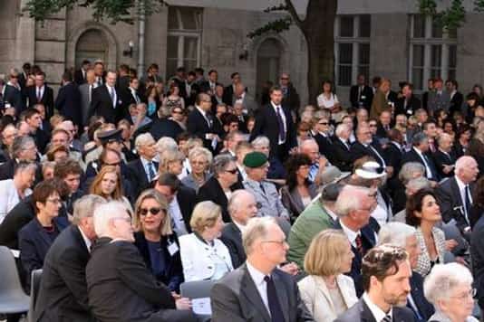 Gedenkfeier, Ehrenhof der Gedenkstätte Deutscher Widerstand in der Stauffenbergstraße, Berlin, 20.07.2013