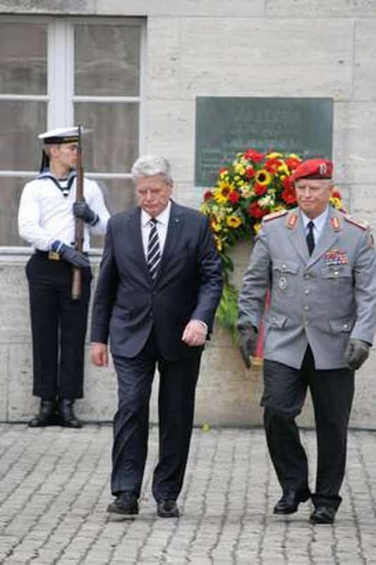 Gedenkfeier, Ehrenhof der Gedenkstätte Deutscher Widerstand in der Stauffenbergstraße, Berlin, 20.07.2014