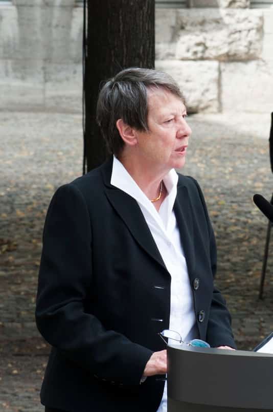 Dr. Barbara Hendricks