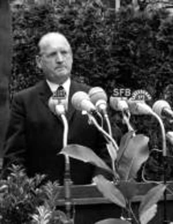 Dr. Hans Speidel
