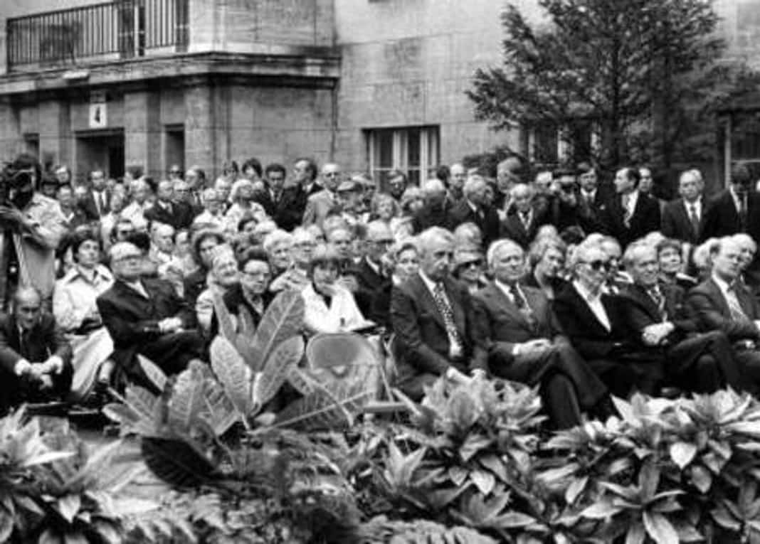 Gedenkfeier, Ehrenhof der Gedenk- und Bildungsstätte Stauffenbergstraße, Berlin, 20.07.1978