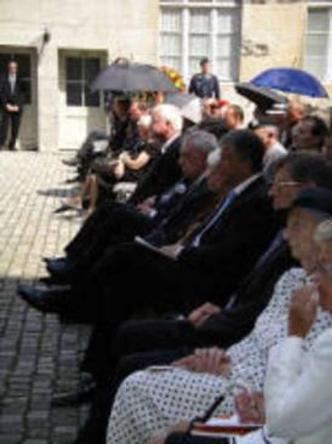 Gedenkfeier, Ehrenhof der Gedenkstätte Deutscher Widerstand in der Stauffenbergstraße, Berlin, 20.07.2006