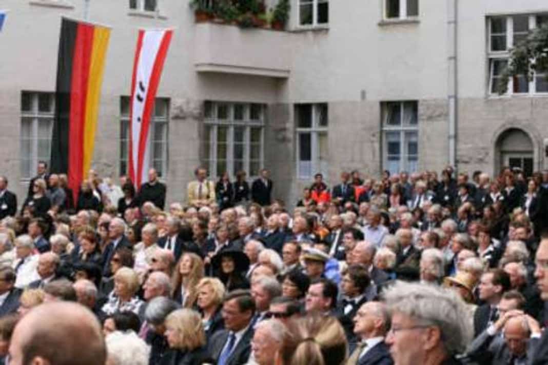 Gedenkfeier, Ehrenhof der Gedenkstätte Deutscher Widerstand in der Stauffenbergstraße, Berlin, 20.07.2008